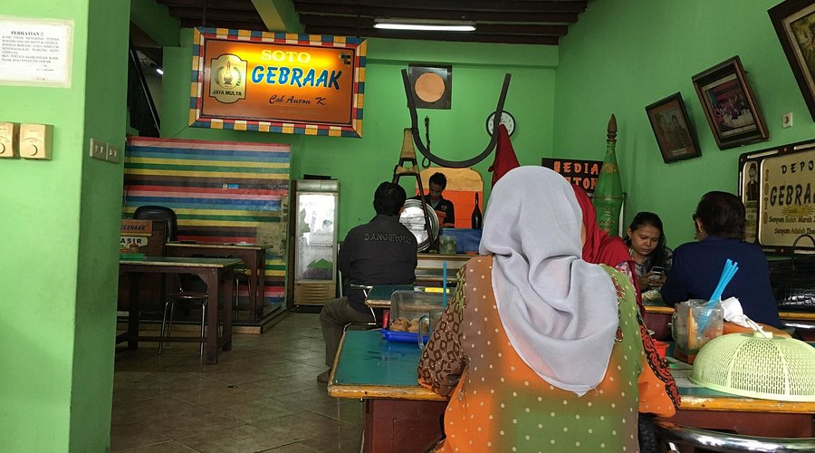 Soto Gebrak Tebet
