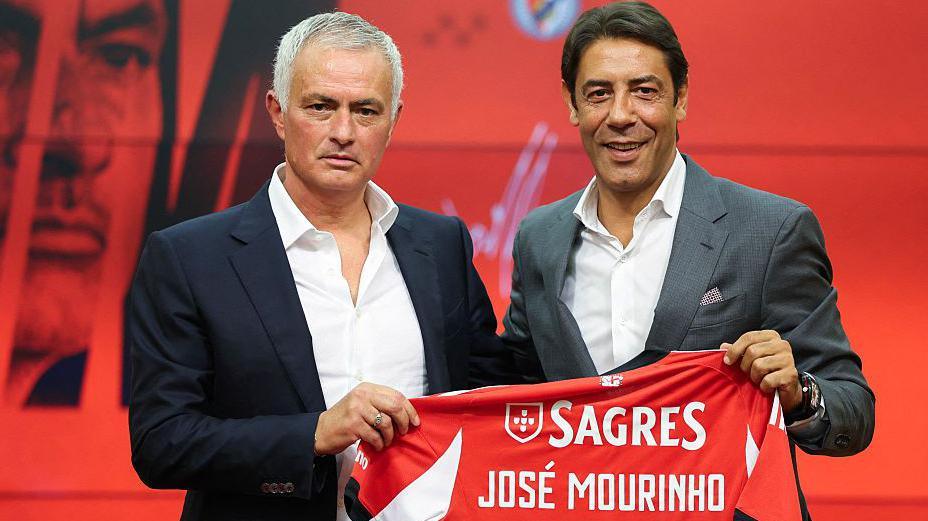 Jose Mourinho resmi jadi pelatih baru benfica